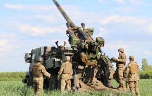 bulgarian-military-ukraina-prodala-rossii-dve-podarennye-frantsiej-155-mm-gaubitsy-caesar
