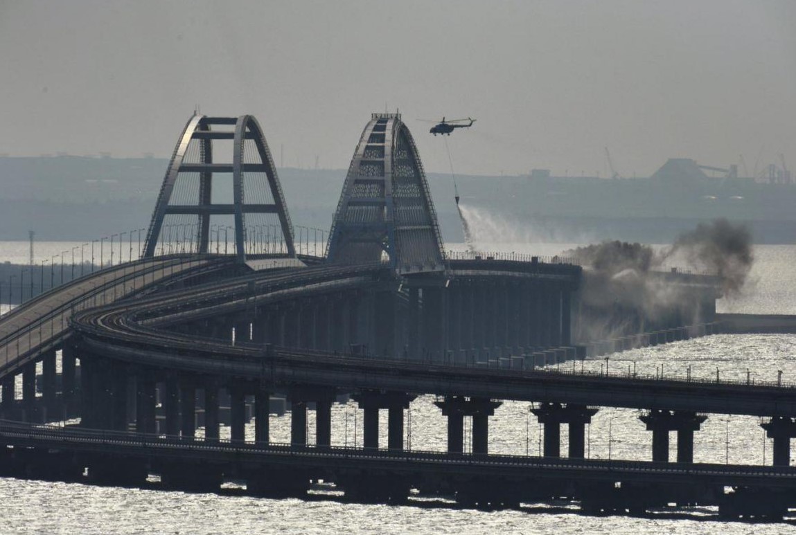 СП: Следы диверсии на Крымском мосту ведут в Британию к SAS