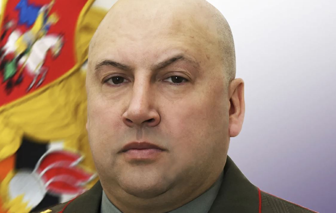 Румынский эксперт Василеску: британская тактика генерала Суровикина озадачила Запад