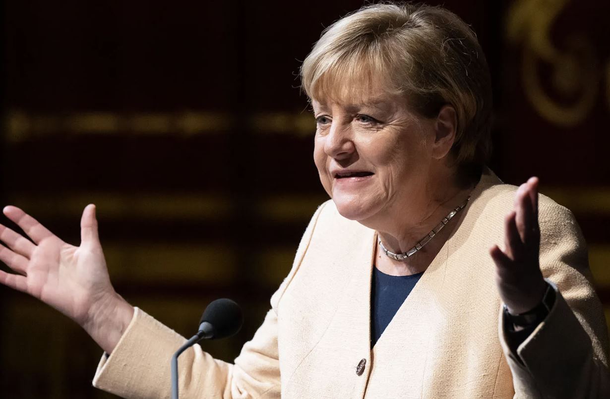 Втягивание в ловушку: что не так с признанием Меркель об Украине и НАТО