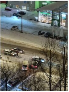 Петербургу грозят «транспортный» и «снежный» коллапсы после снегопада 12 января