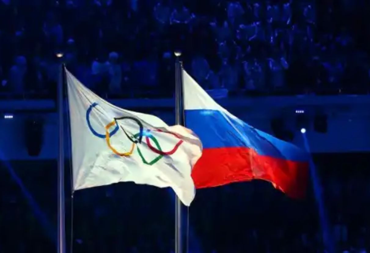 Гимн нейтральных спортсменов. Олимпийский флаг. Нейтральный флаг. Нейтральный флаг на Олимпиаде. Спорт под белым флагом.