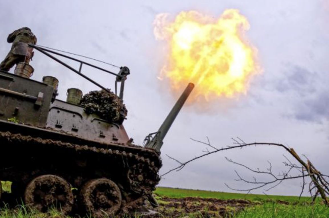 Огненная карусель российских войск разносит в хлам батареи ВСУ
