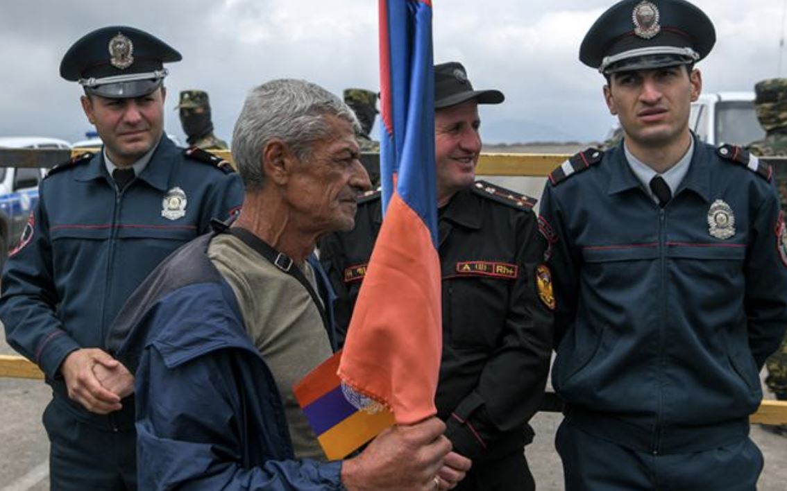 Ереван продолжит отдавать территории, накрывшись американским зонтиком