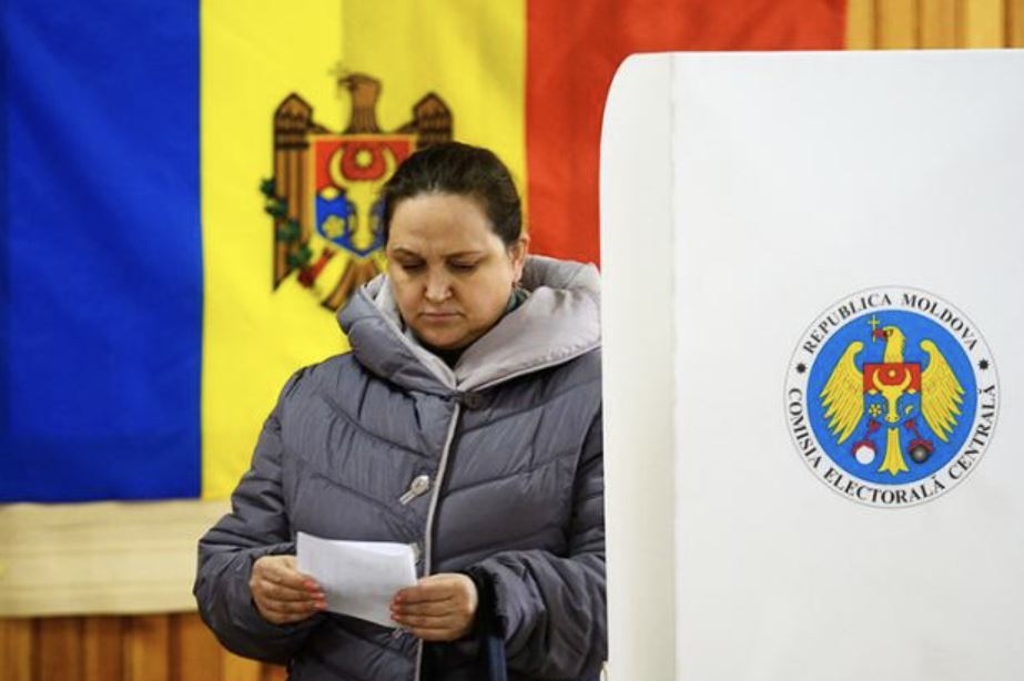 На выборах в Молдавии Россия победила демократию, считают проигравшие