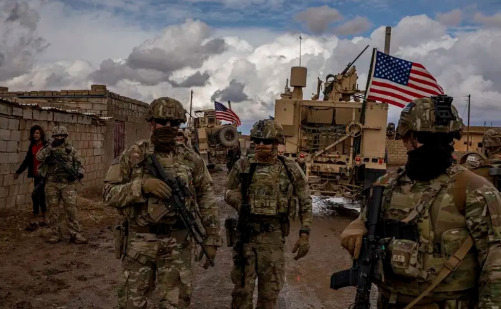 Иракские радикалы атаковали военную базу США в ответ на американские удары по проиранским силам